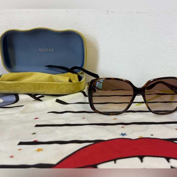 Gucci - Picture 6 of 6